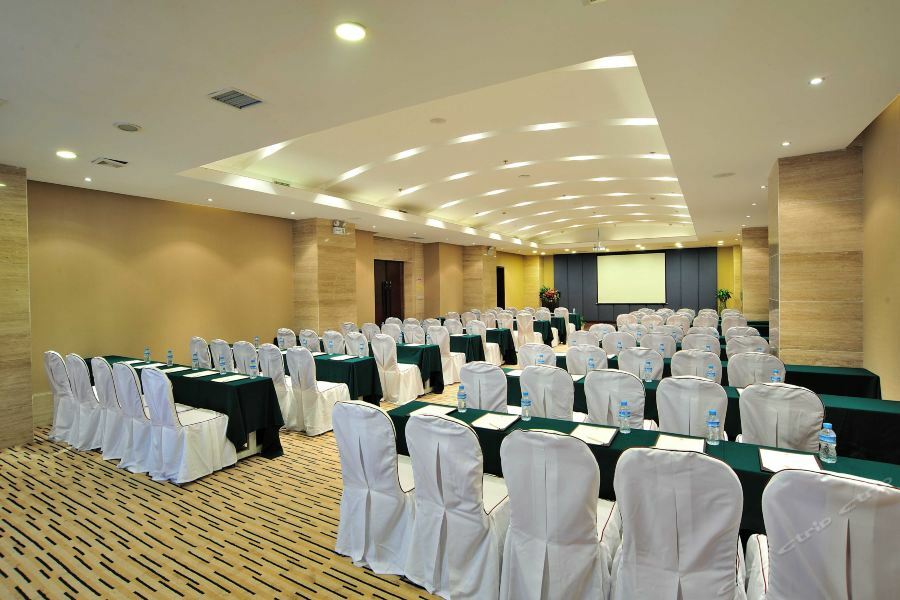 Xiongchu International Hotel Ухань Экстерьер фото
